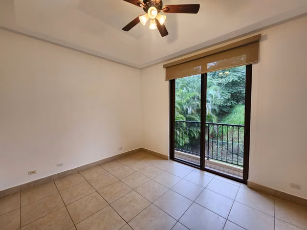 LIVE IN YOUR HOUSE RODEADO OF NATURALEZA in the best location of Embassy Club