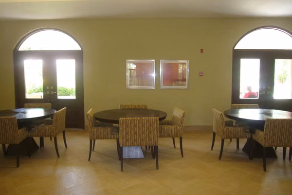 LIVE IN YOUR HOUSE RODEADO OF NATURALEZA in the best location of Embassy Club