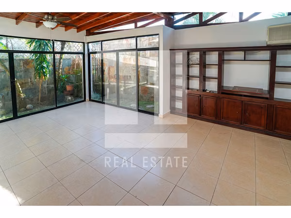 Se Vende Casa Duplex en Altos del Golf