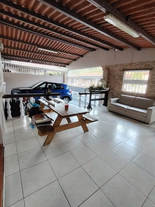 Vendo casa en Urbanización Brisas del Golf