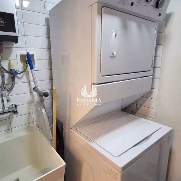 APARTMENT FOR RENT IN NUOVO BUILDING, STEPS FROM CINTA COSTERA