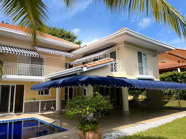 Espacio y Confort en Cada Rincón: Casa en Camino de Cruces amplia Piscina