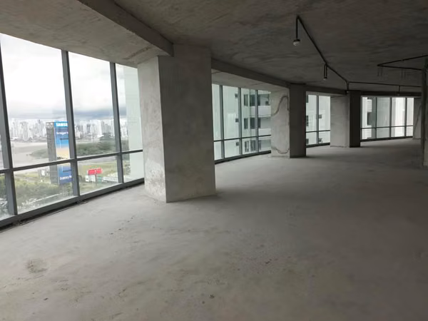 OFICINA vista Mar/ciudad Costa Este ALQUILER/VENTA en gris Financial Park 1000mts2