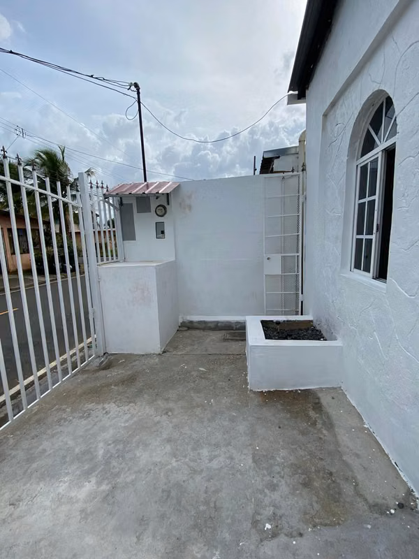 Venta de amplia casa en el Tecal