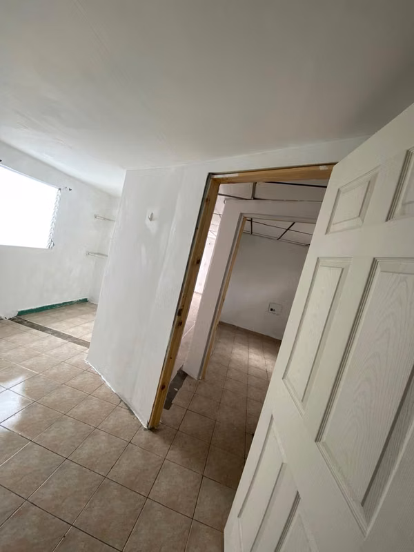 Venta de amplia casa en el Tecal