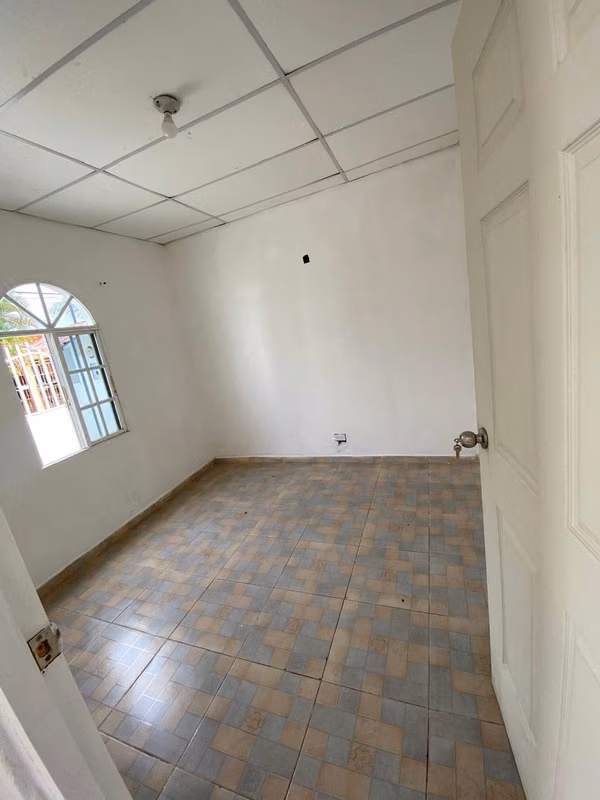 Venta de amplia casa en el Tecal