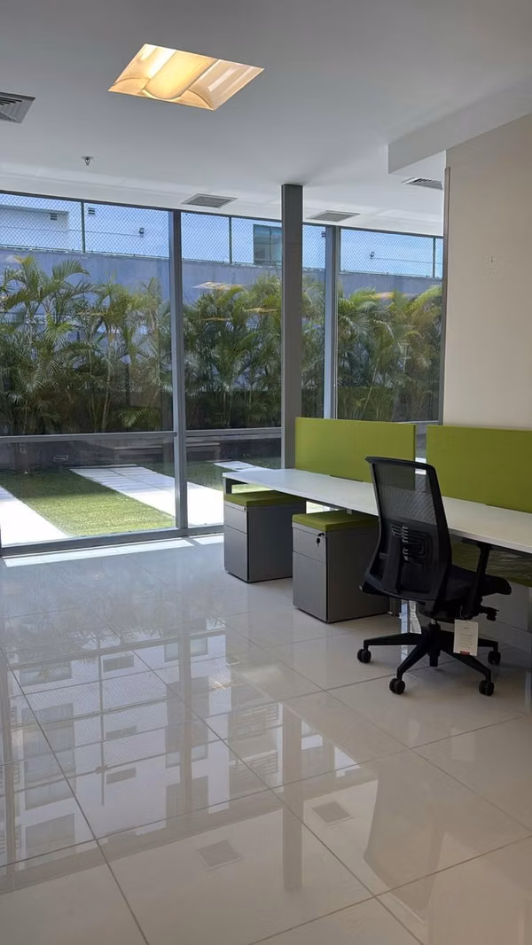 East Coast office is rented 318 mts2