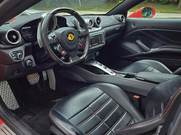 FERRARI CALIFORNIA T 2015