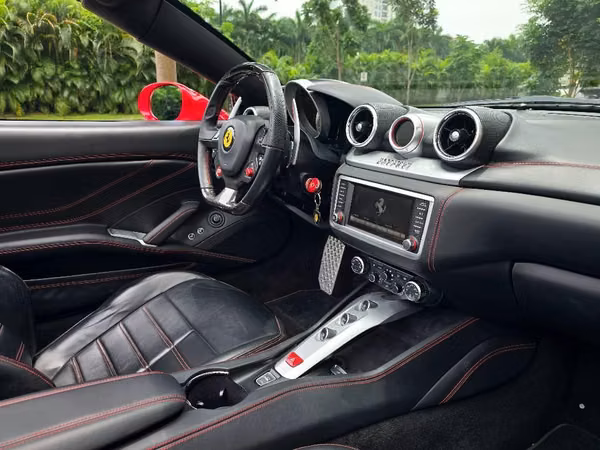 FERRARI CALIFORNIA T 2015