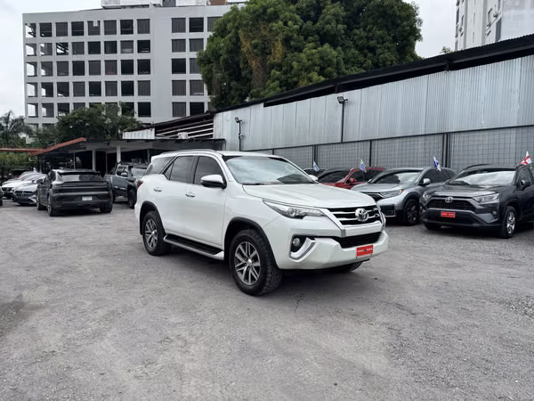 TOYOTA FORTUNER 2018