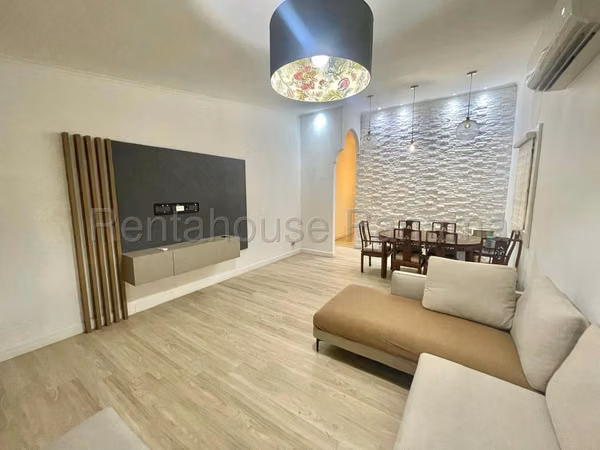 Venta de Casa en Villa de las Fuentes  Mts2: 241.41 PD
