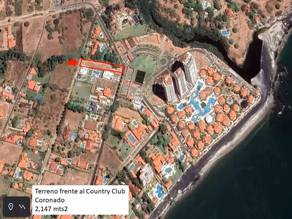Se vende Terreno Frente al Country Club de Coronado