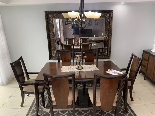 Dining table 6 seats
