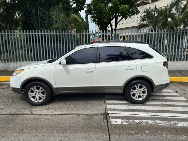 Hyundai Veracruz 3.0 CRDi 24 Válvulas Diésel, 4x4 en perfecto estado de funcionamiento.