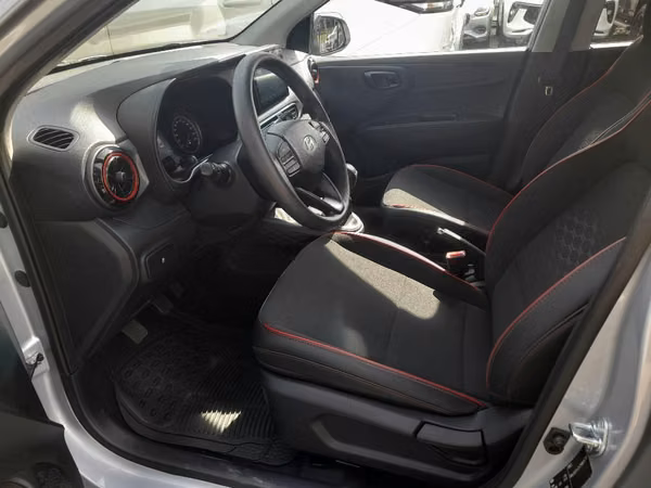 2026 Hyundai Grand i10 - manual - 2032 km - garantía hasta 2032