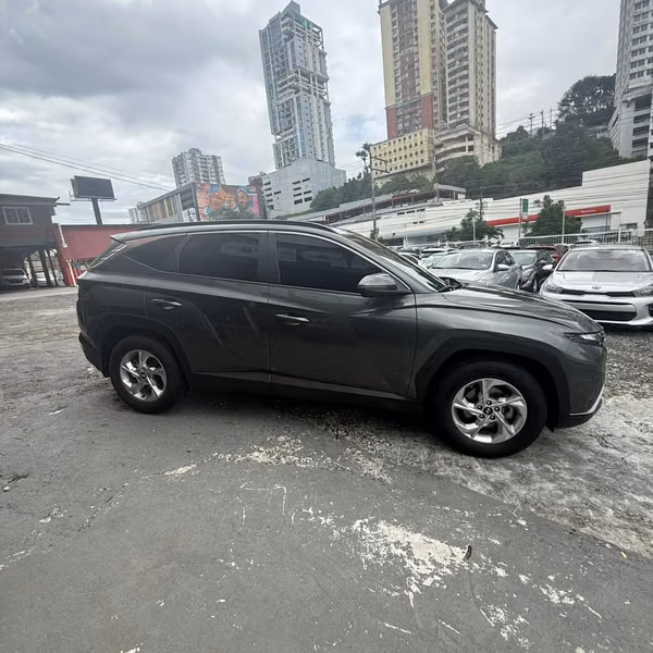 HYUNDAI TUCOSN 2023