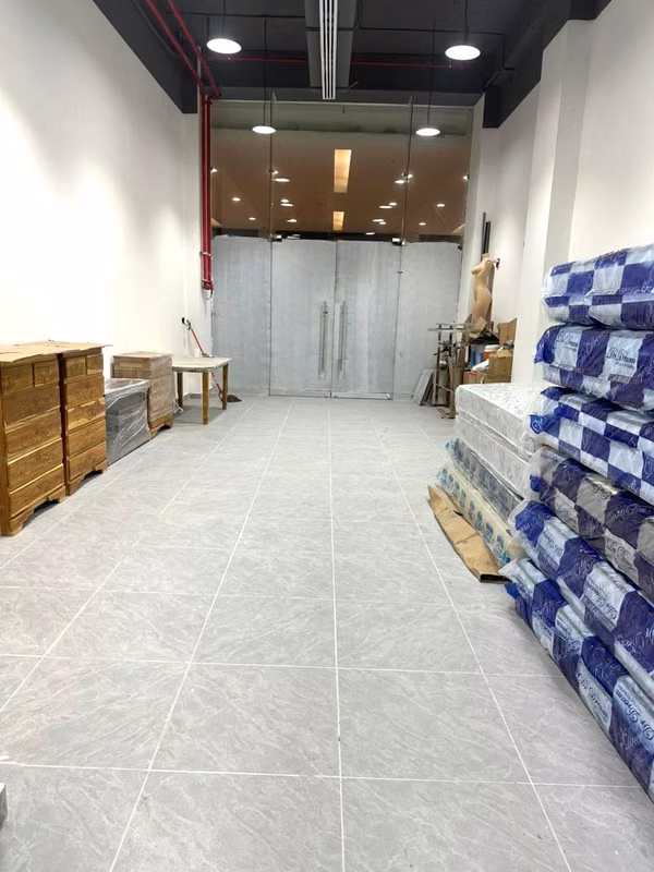 WESTLAND MALL LOCAL DE 60 M2 EN PLANTA BAJA Y LISTO PARA OCUPAR