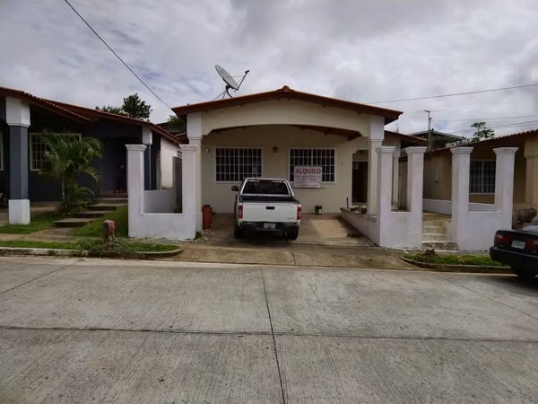 ALQUILER DE CASA EN BRISAS DEL GOLF ARRAIJÁN
