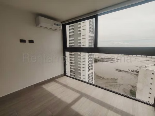 For rent in Panama City