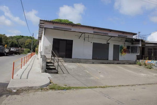 CIUDAD BOLIVAR LOCAL COMERCIAL EN VENTA