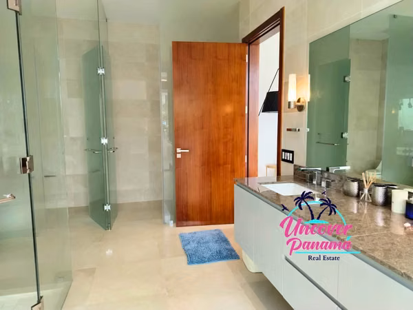 Luxury Residence in Velamar Village