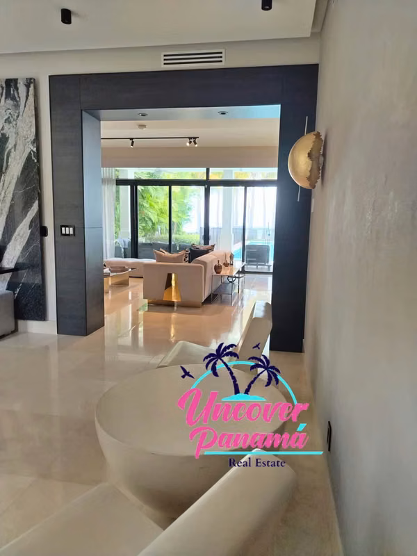 Luxury Residence in Velamar Village