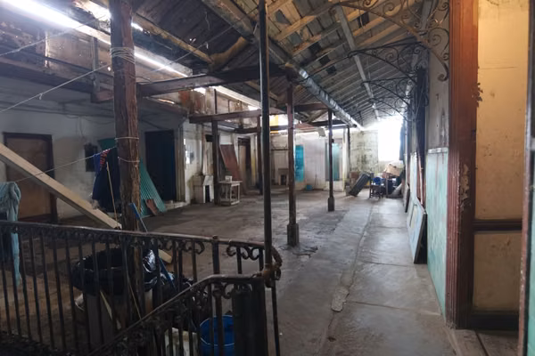 Proyecto de Restauración en Casco Viejo: Edificio Histórico a la Venta