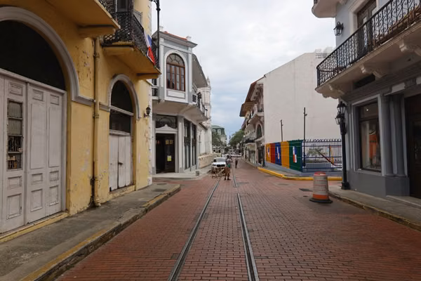 Proyecto de Restauración en Casco Viejo: Edificio Histórico a la Venta