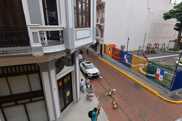 Proyecto de Restauración en Casco Viejo: Edificio Histórico a la Venta