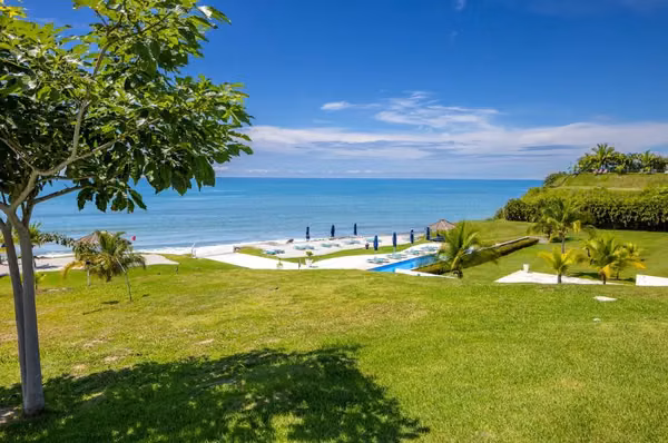 OPPORTUNITY!! Luxury Apartment FOR SALE – SAN CARLOS GOLF COURSE