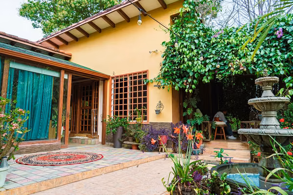 CASA CAMPESTRE CON PISCINA PRIVADA, BARBACOA. GARITA DE SEGURIDAD.