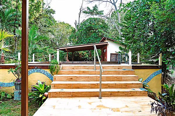CASA CAMPESTRE CON PISCINA PRIVADA, BARBACOA. GARITA DE SEGURIDAD.