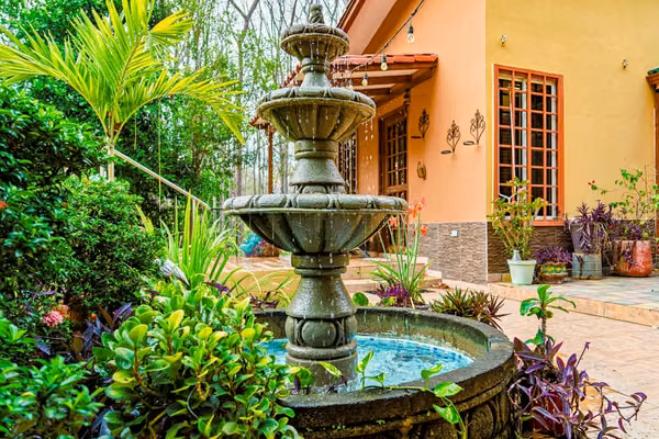 CASA CAMPESTRE CON PISCINA PRIVADA, BARBACOA. GARITA DE SEGURIDAD.