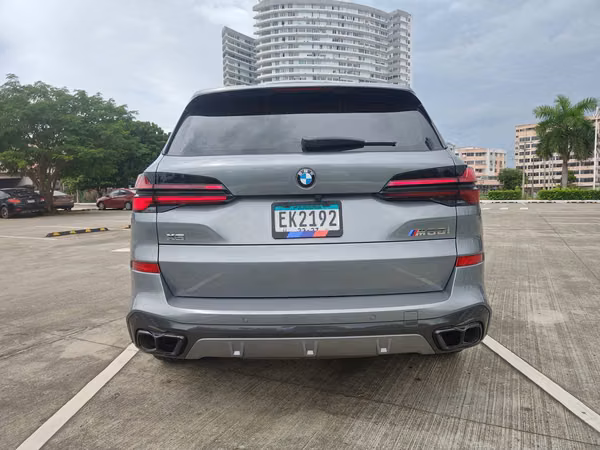 BMW X5 M60i