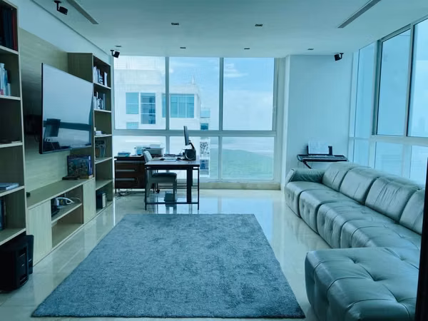Venta Apartamento en Vitri, Penthouse, de 4 rec. Frente Al Mar, Lujoso,