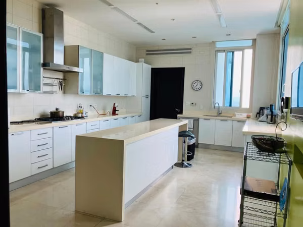 Venta Apartamento en Vitri, Penthouse, de 4 rec. Frente Al Mar, Lujoso,