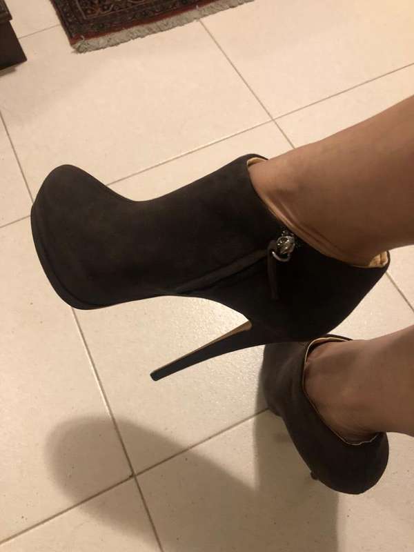 GIUSSEPE ZANOTTI. BOTINES .  TALLA 7.5