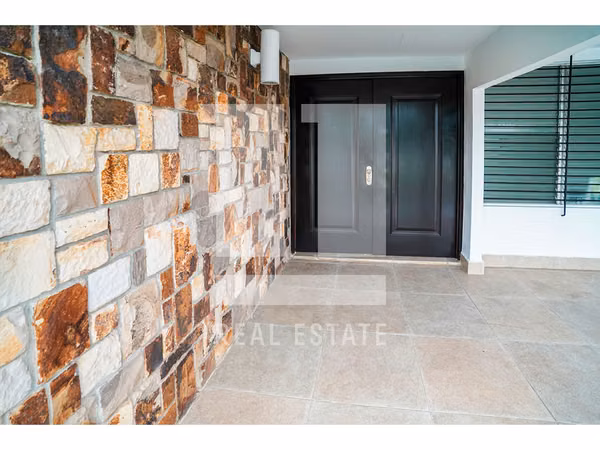 Se Vende Casa en Loma Alegre. Altos del Golf