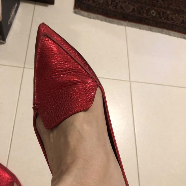 Zapatos flat.  hecho en Italia.  Color rojo marca Nicoholas Kirkwood