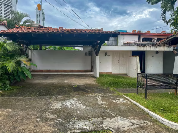 For Sale House in La Alameda, Bethania