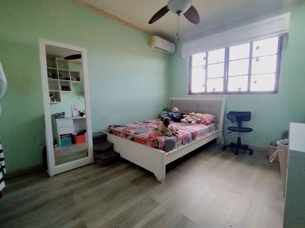Venta de Casa 3 Niveles | 273 m² | Gimnasio + Bar | Mirador del Lago  - Las Cumbres