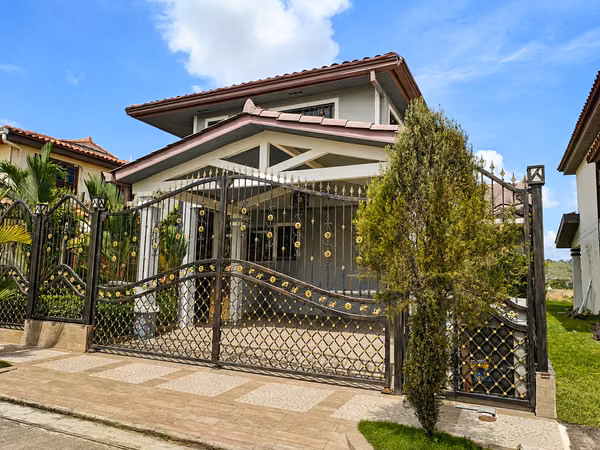 Venta de Casa - Mirador del Lago  - Las Cumbres