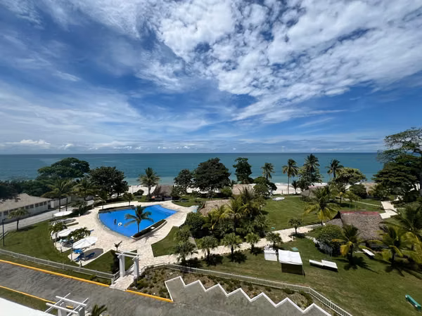 Luxury Beachfront Penthouse in Bijao – Stunning Ocean View
