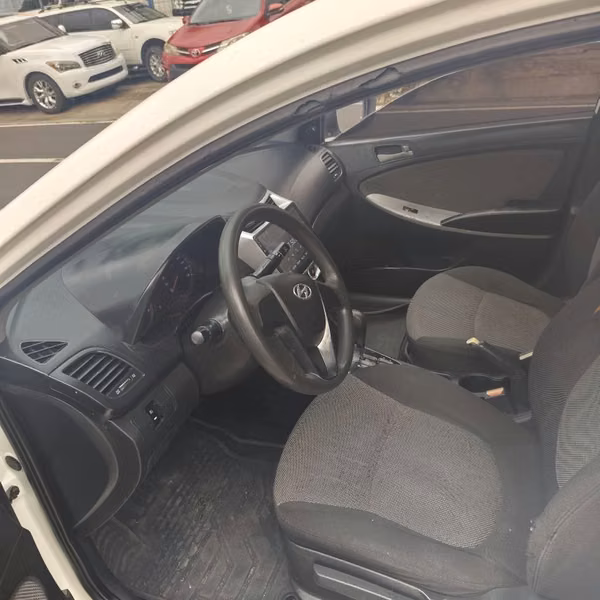 Hyundai Accent 2012