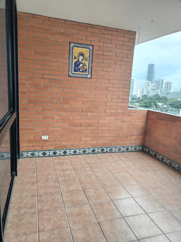 APARTMENT FOR SALE IN CALLE 50