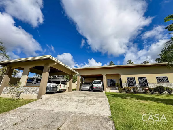Home with Pool on Spacious Lot for Sale in Santiago, Veraguas