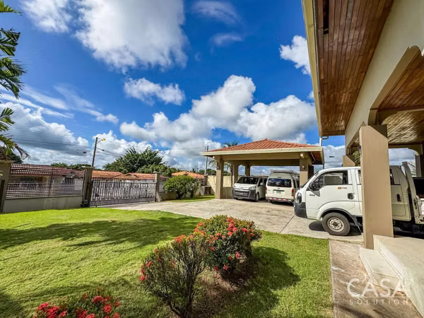 Home with Pool on Spacious Lot for Sale in Santiago, Veraguas