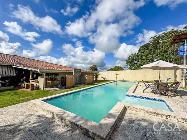 Home with Pool on Spacious Lot for Sale in Santiago, Veraguas