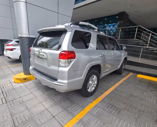 Toyota 4 Runner Limited  2013 Autom 4x4