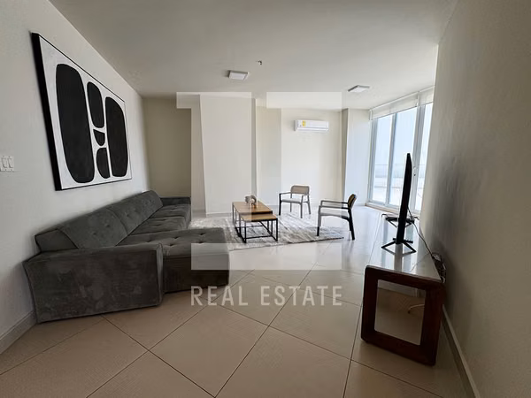 Apartamento con terraza en PH Costa del Este Country Club